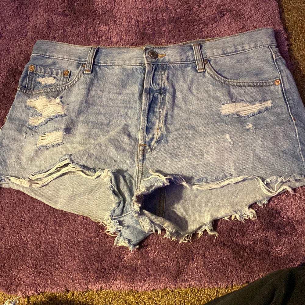 Light wash Boyfriend Short